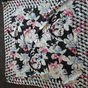 Exquisite silk scarf